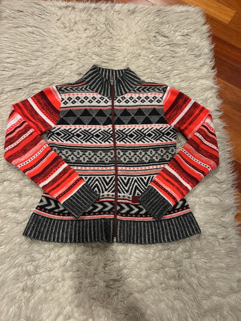 Title Nine Women’s Red & Black‎ Patterned Woool Blens Zip-Front Sweater